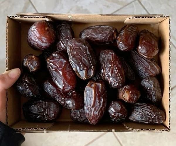تصویر 1 از خرما مضافتی شیره‌ دار مناسب میان‌ وعده سالم